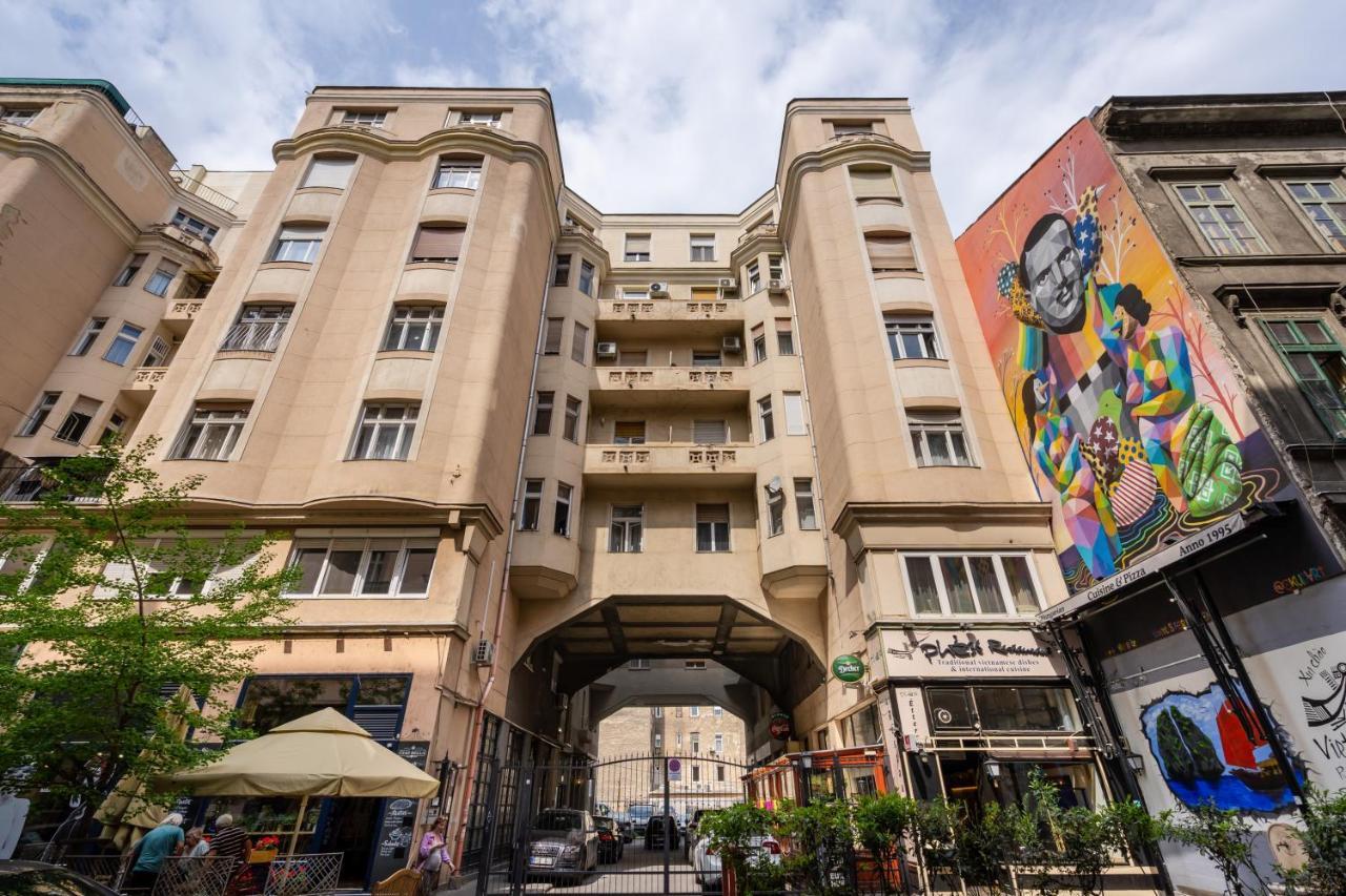 Bpr Chic Gem In The Heart Of The City ブダペスト エクステリア 写真